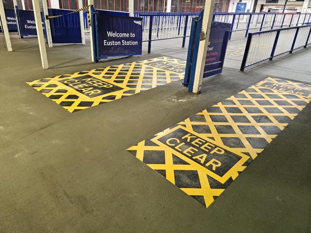 PREMARK⢠safe-proofs London railway station