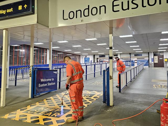 PREMARK™ safe-proofs London railway station 3